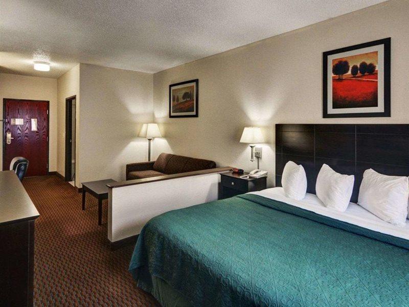 Quality Inn & Suites Wichita Falls I-44 Buitenkant foto