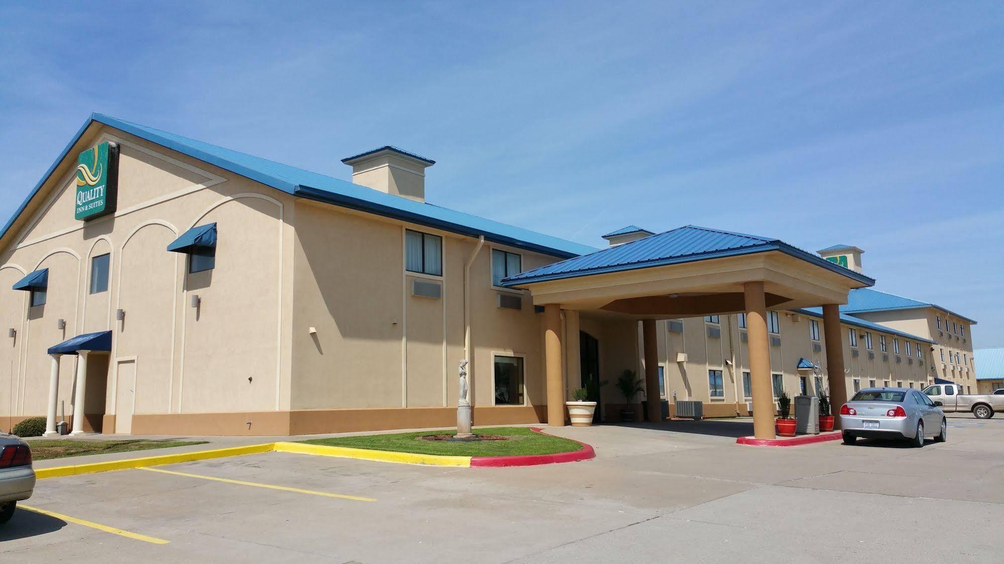 Quality Inn & Suites Wichita Falls I-44 Buitenkant foto