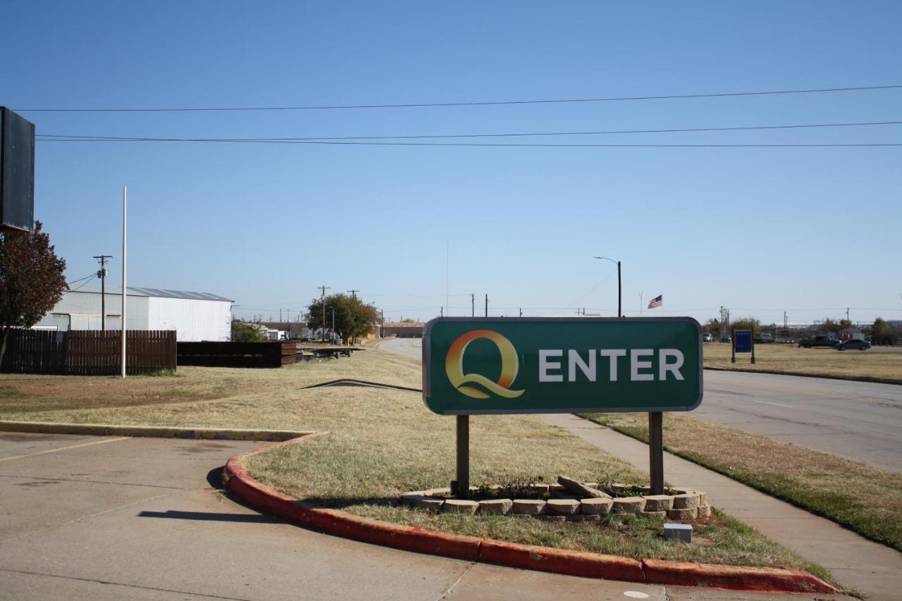 Quality Inn & Suites Wichita Falls I-44 Buitenkant foto