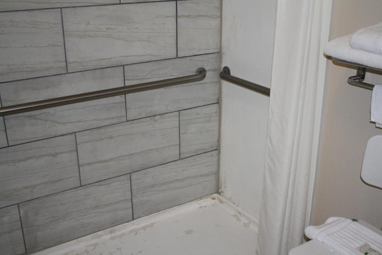 Quality Inn & Suites Wichita Falls I-44 Buitenkant foto