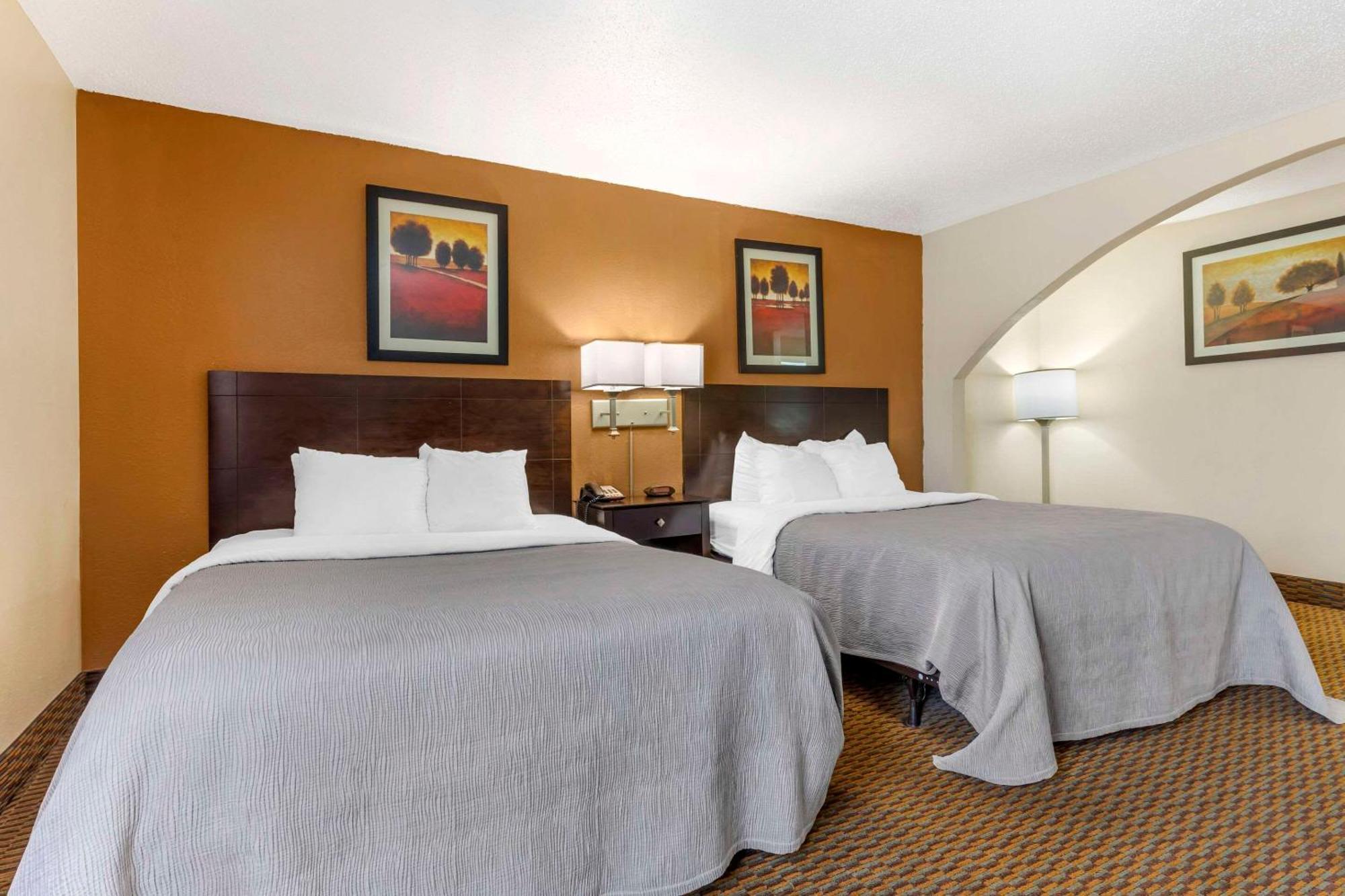Quality Inn & Suites Wichita Falls I-44 Buitenkant foto