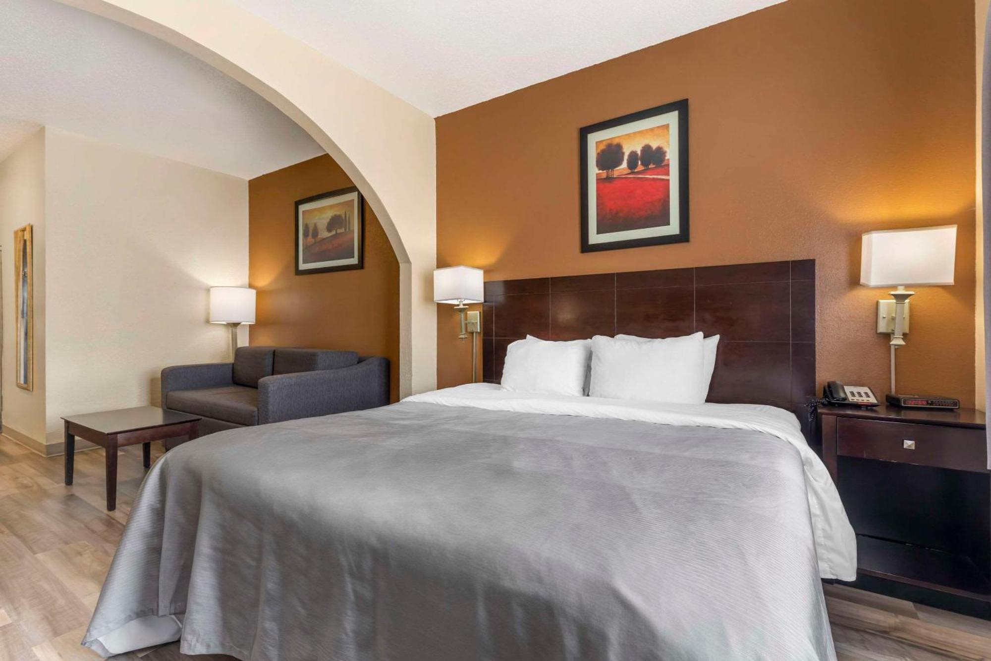Quality Inn & Suites Wichita Falls I-44 Buitenkant foto