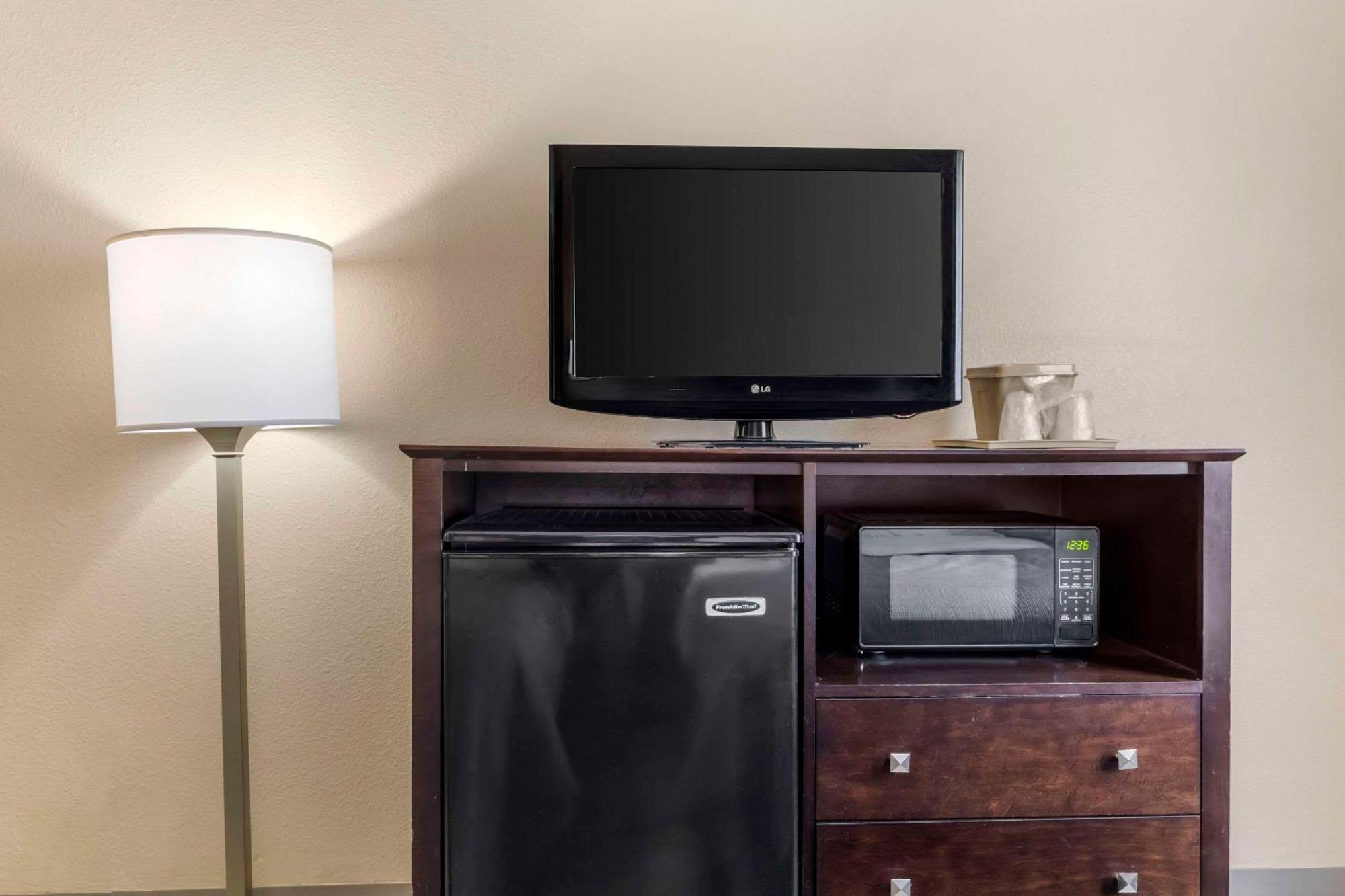 Quality Inn & Suites Wichita Falls I-44 Buitenkant foto