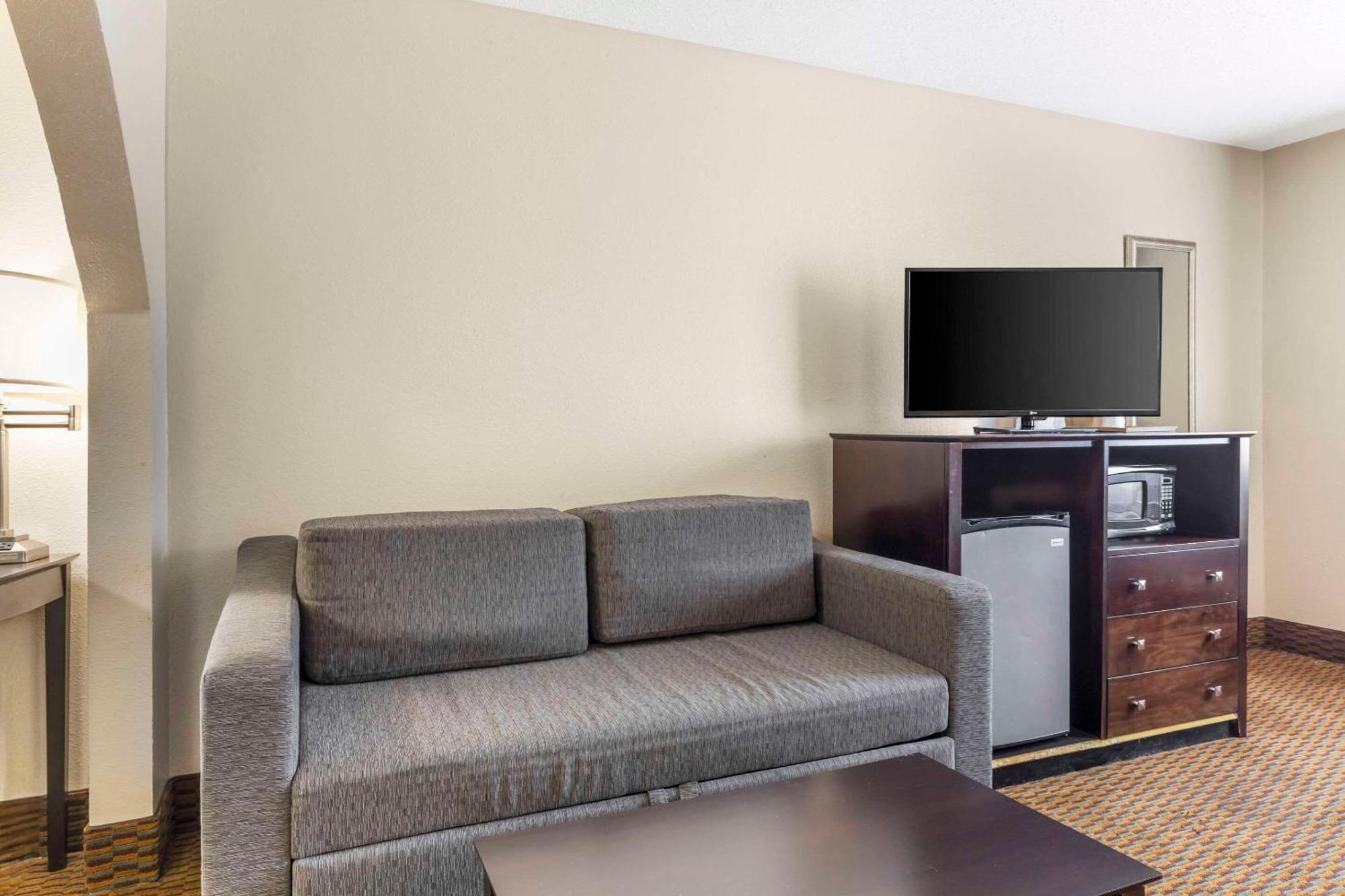 Quality Inn & Suites Wichita Falls I-44 Buitenkant foto
