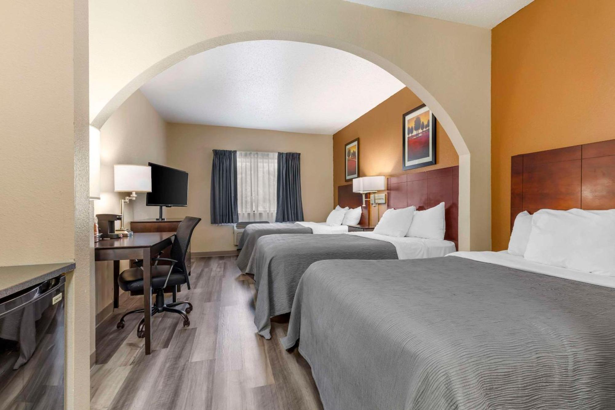 Quality Inn & Suites Wichita Falls I-44 Buitenkant foto