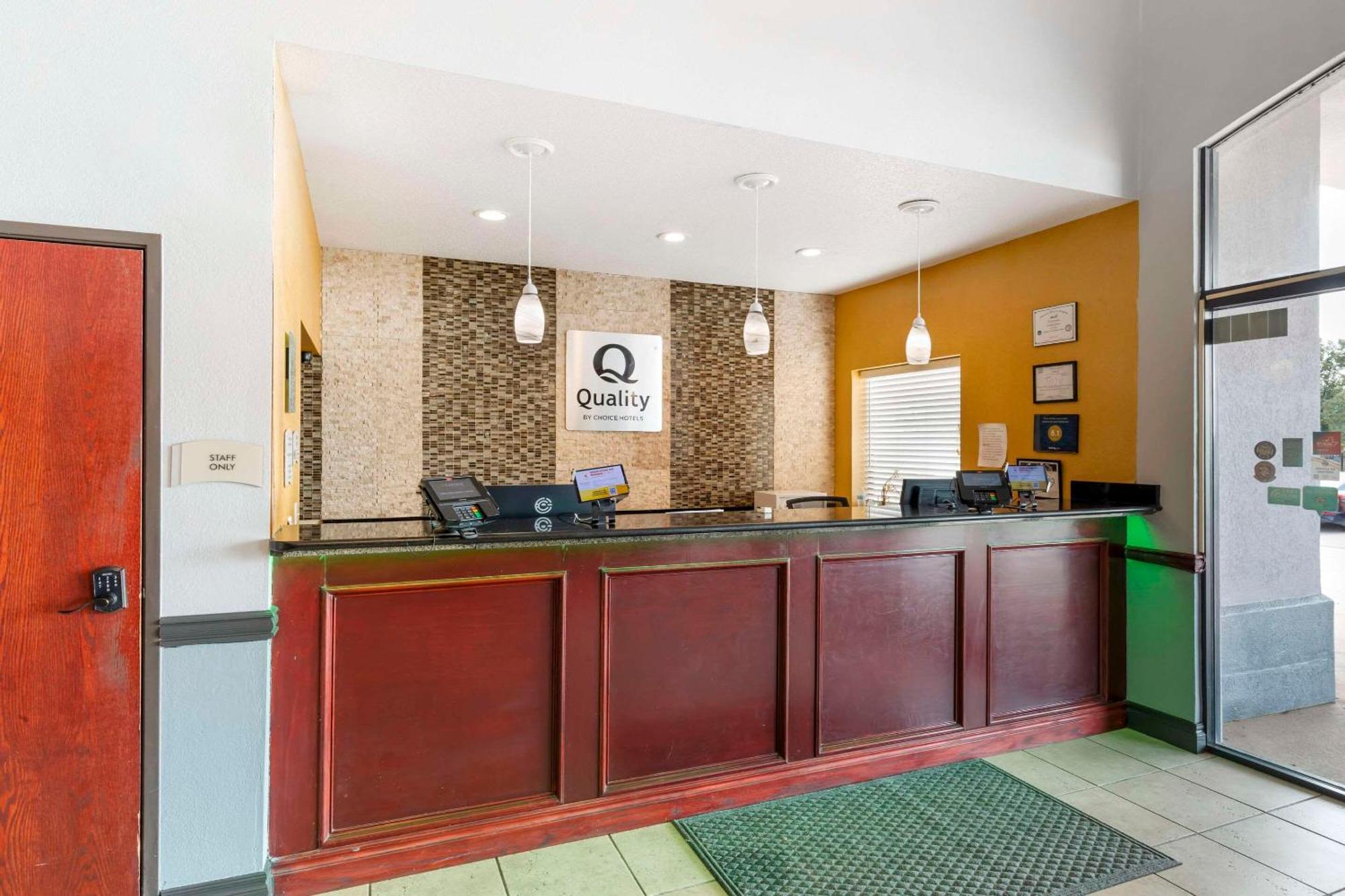 Quality Inn & Suites Wichita Falls I-44 Buitenkant foto