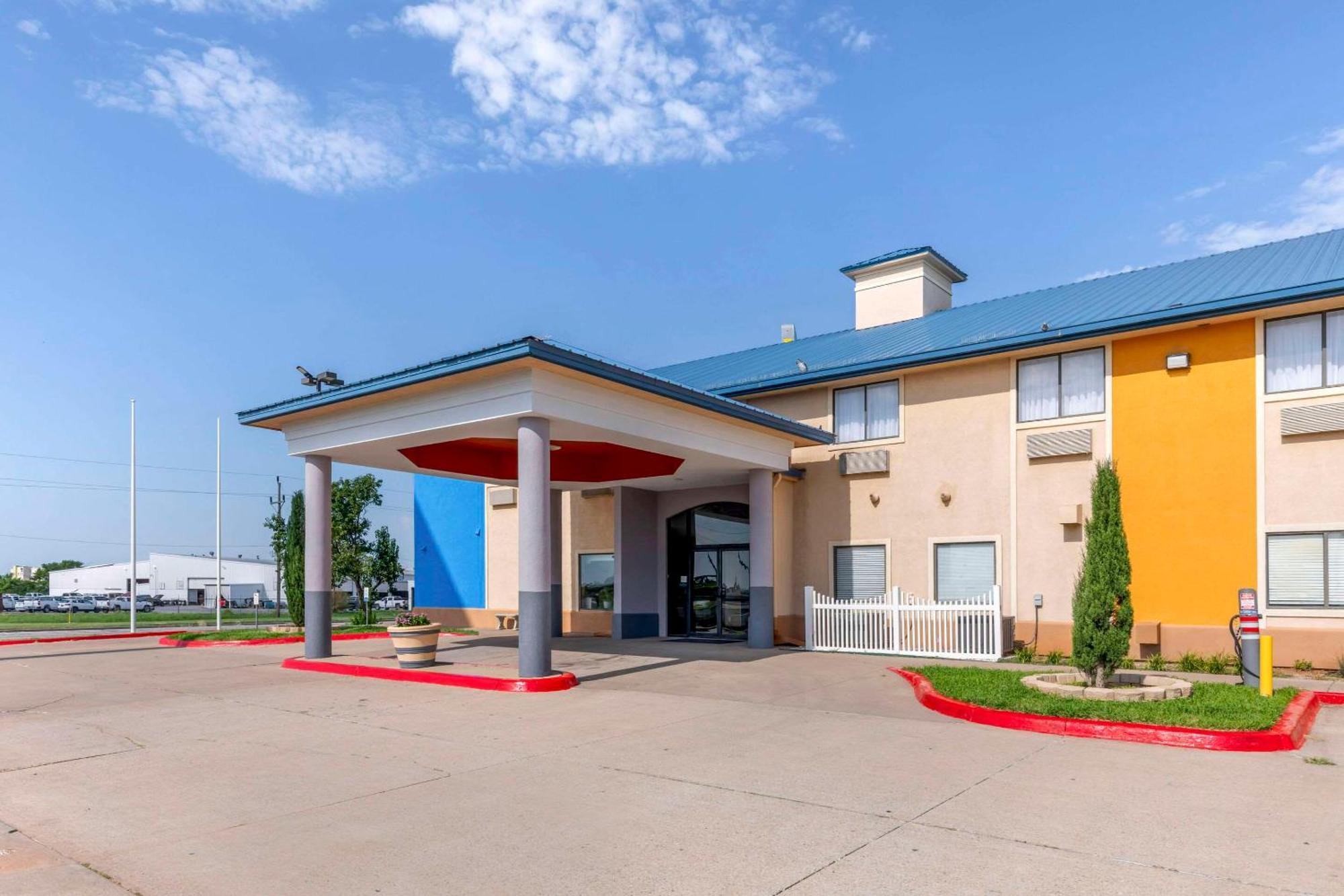 Quality Inn & Suites Wichita Falls I-44 Buitenkant foto