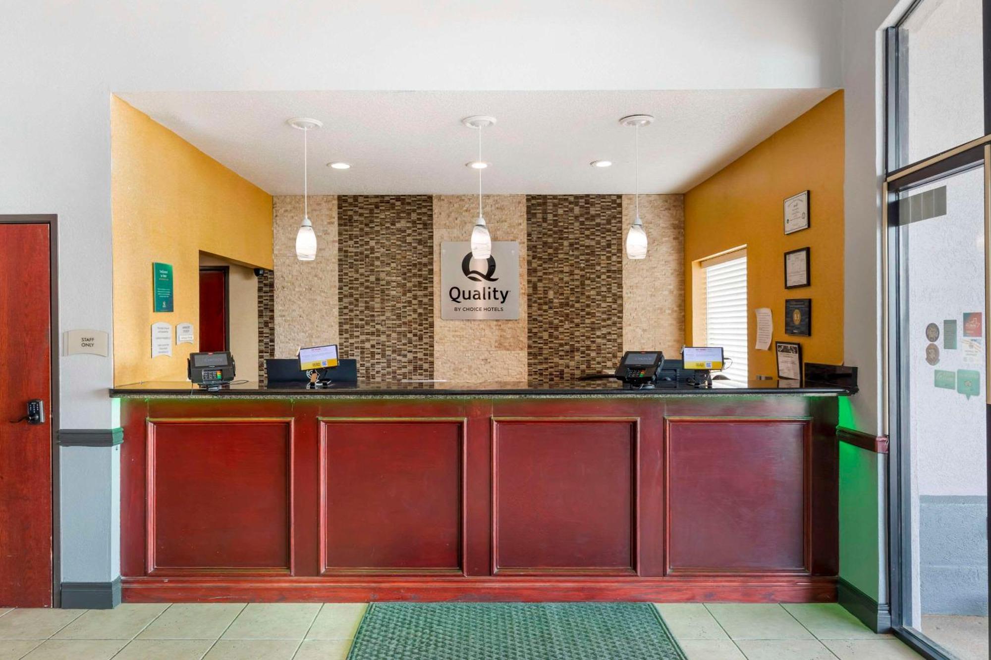 Quality Inn & Suites Wichita Falls I-44 Buitenkant foto