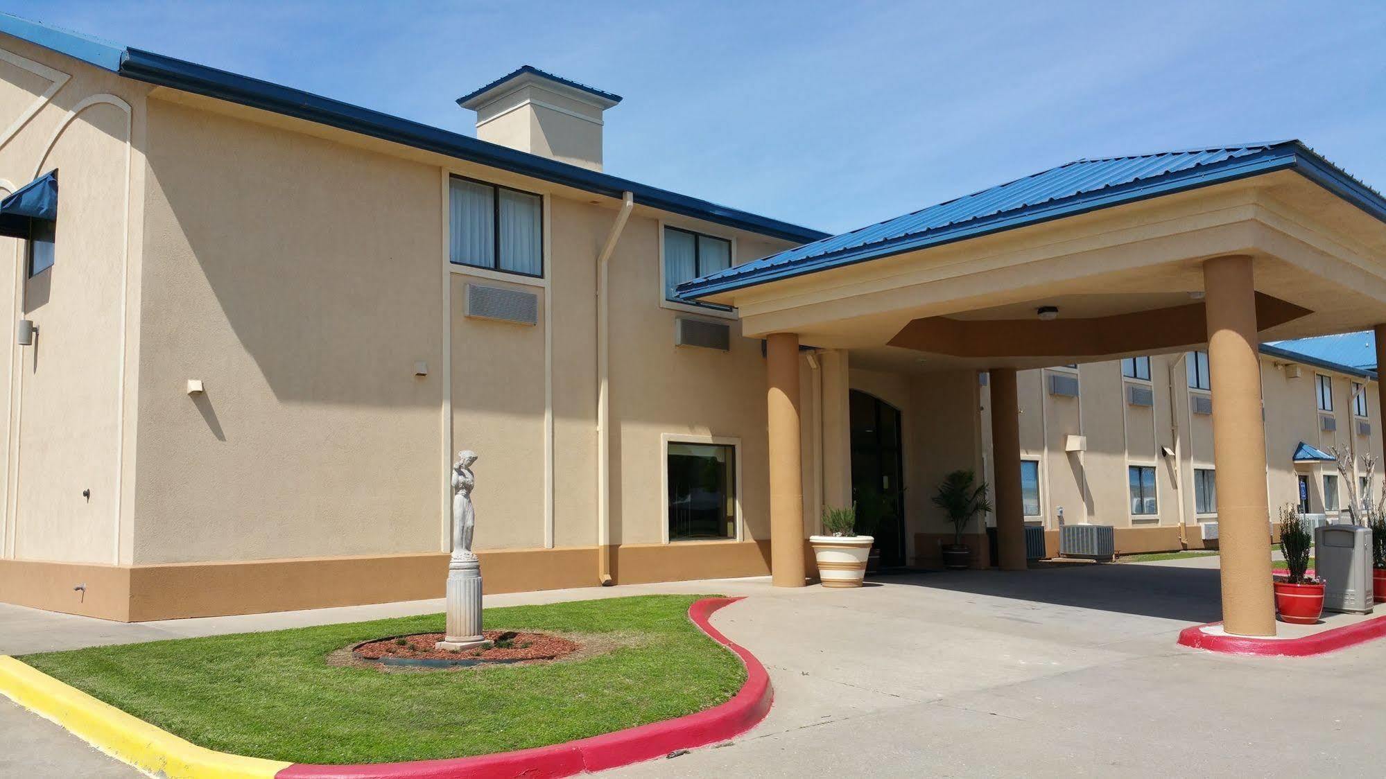 Quality Inn & Suites Wichita Falls I-44 Buitenkant foto